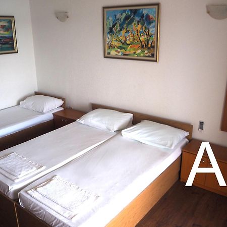 Apartmani Roko 内乌姆 外观 照片