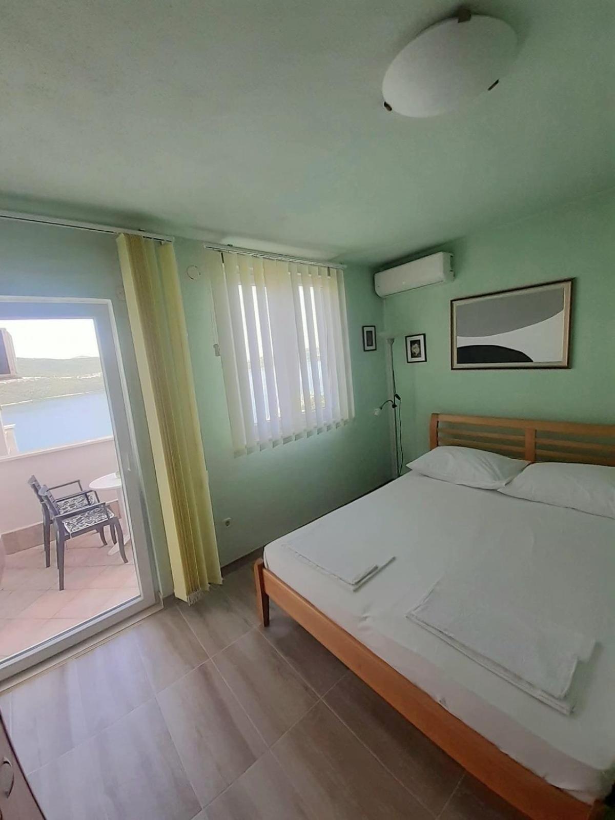Apartmani Roko 内乌姆 外观 照片